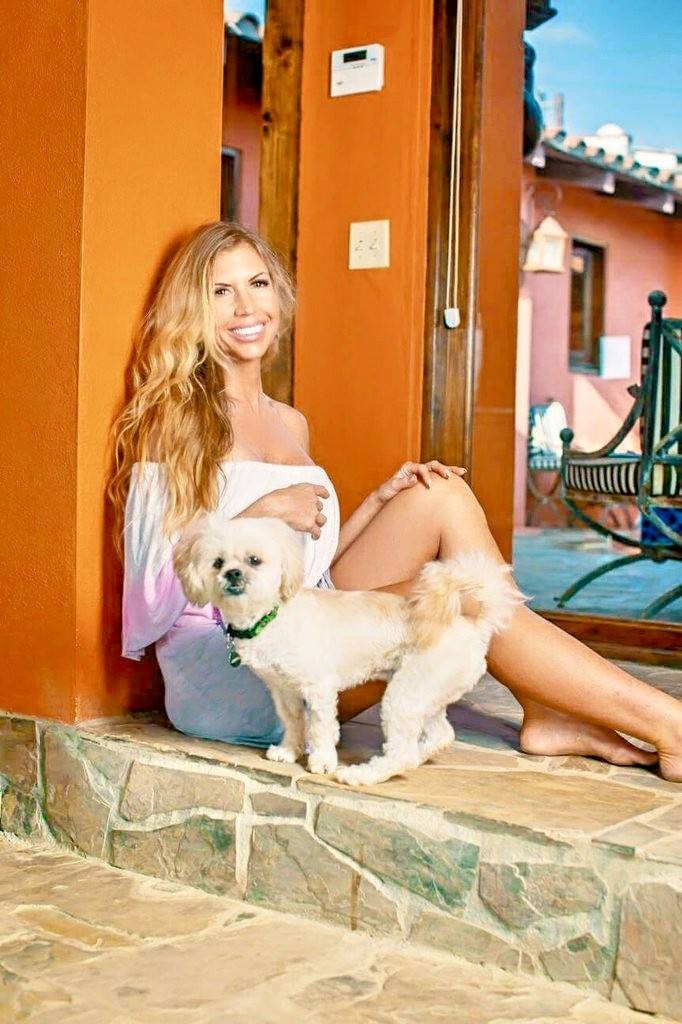 Andrea & her "husband with fur" Louis!